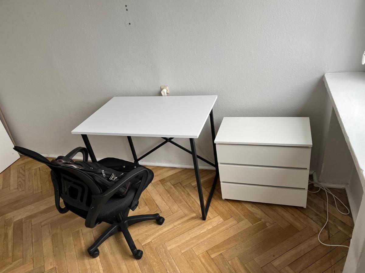 Apartament == View Center ==